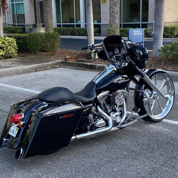 Meet your Posher, Collin - Picture 1 of 2